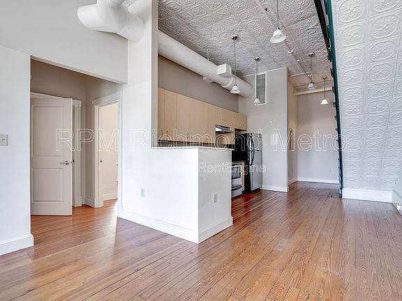 2nd image of 121 W Broad St APT 205