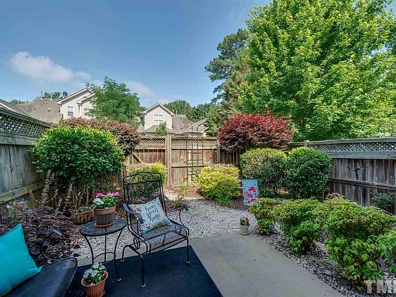4th image of 2704 Andover Glen Rd