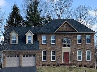 718 Huntsman Pl, Herndon, VA 20170