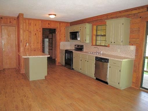 5th image of 834 Red Bud Cir