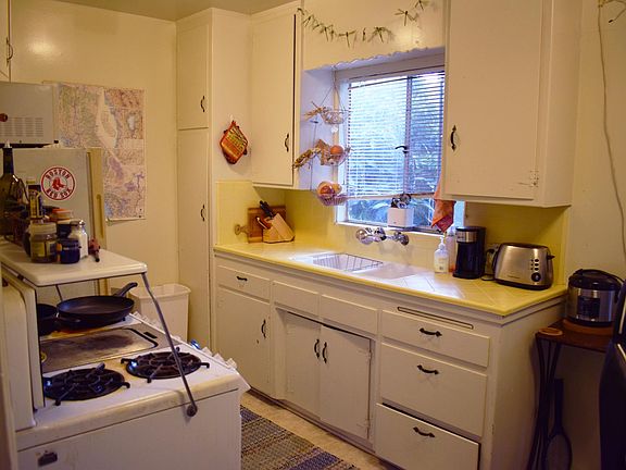 4th image of 1242 Barry Ave APT 5