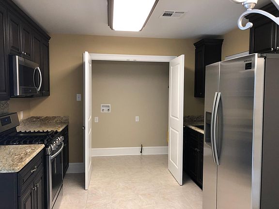 3rd image of 5028 Oak Dr