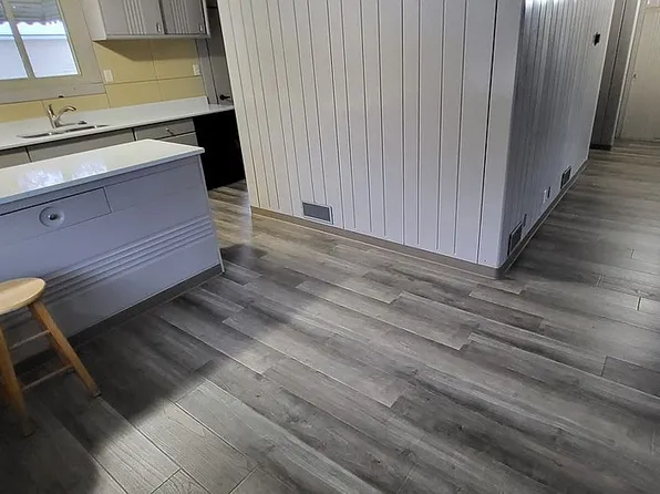 220 Forest Ave, Waterloo, IA 50702