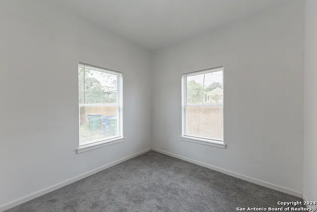 3 bed, 1296 sqft, $1,560 — Photo 3
