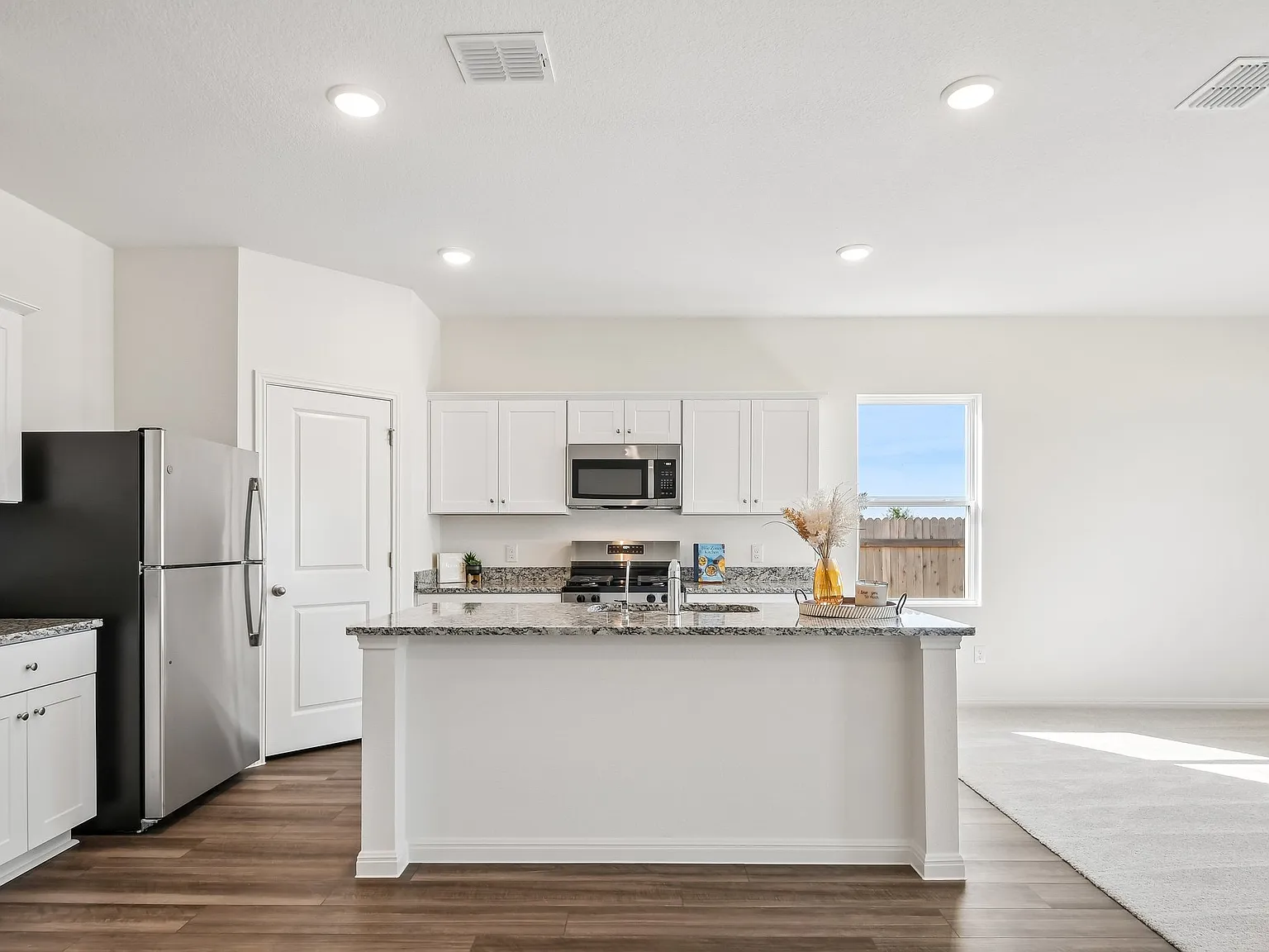 3 bed, 1662 sqft, $1,950 — Photo 4
