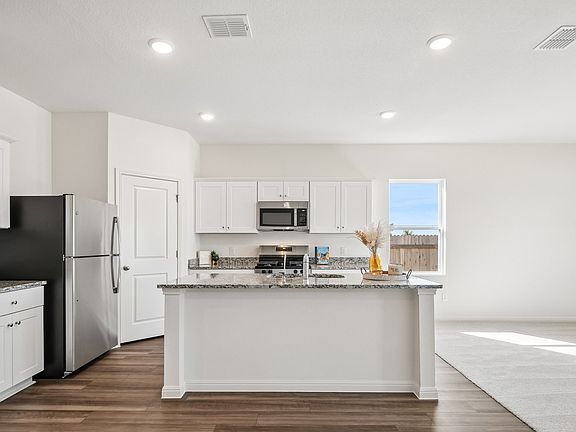 5th image of 1305 Morris Loop