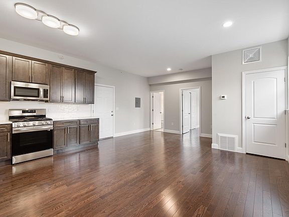 3rd image of 550 Boulevard #2A