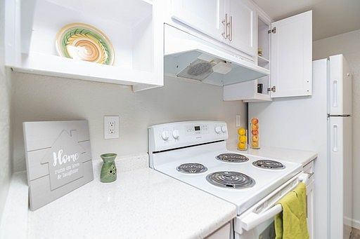 4th image of 5001 Jefferson Ln APT 209