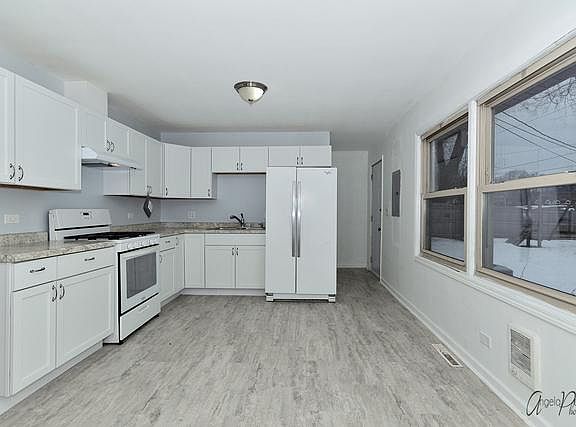 4th image of 36319 N Grandwood Dr