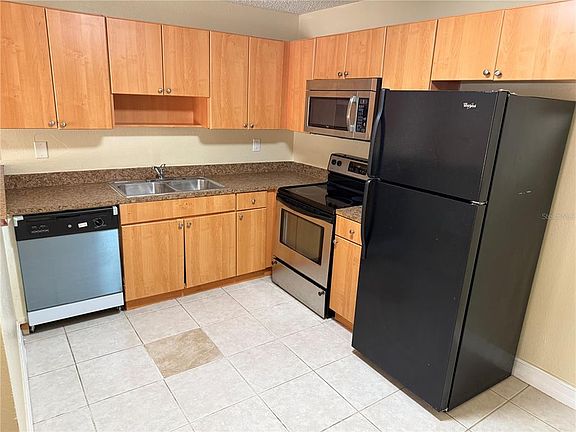 3rd image of 21026 VOYAGER BOULEVARD #6