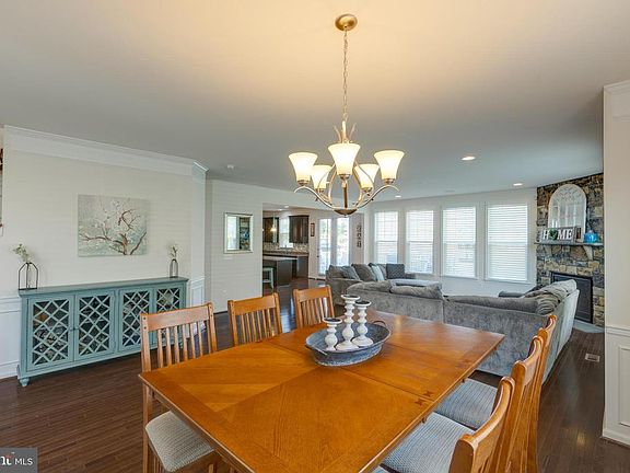 Nice open floor plan!