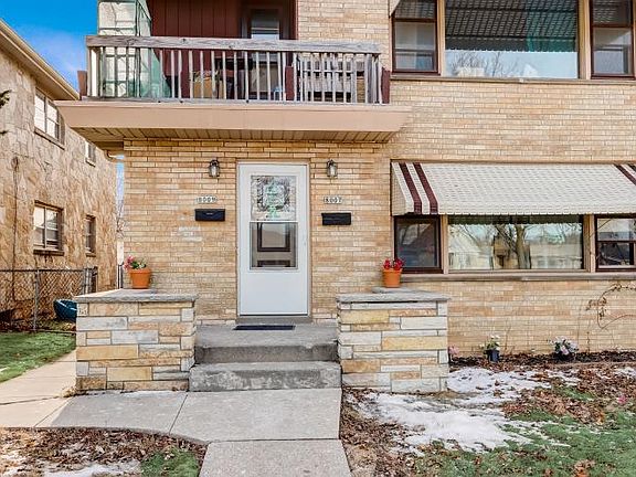 2nd image of 8007 W Beckett Ave #8009