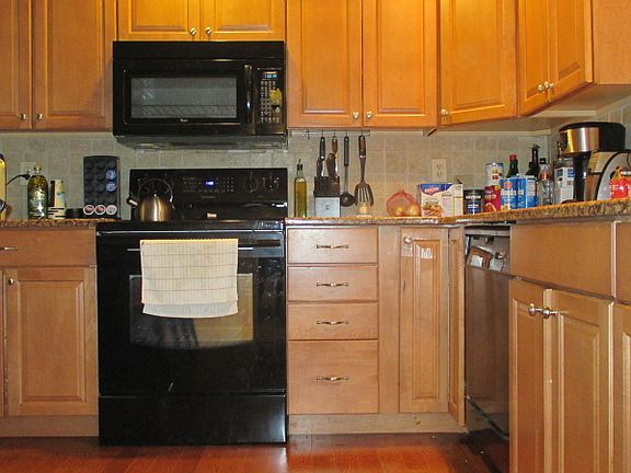 2nd image of 31 Castlewood Trl