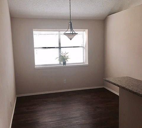 5th image of 1404 Gardenia Dr