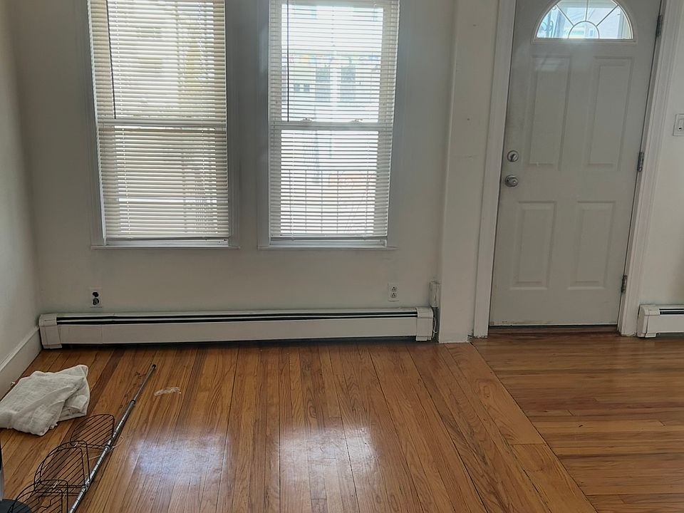 1st image of 10 Rice Ave Floor 1