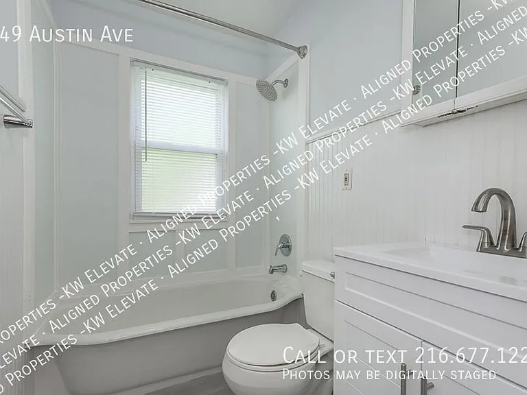 949 Austin Ave — Photo 17