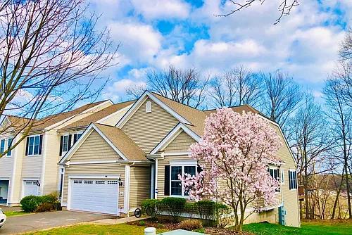 143 Sterling Dr Photo 1