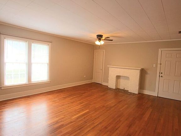 3rd image of 128 Rowland Pl #130