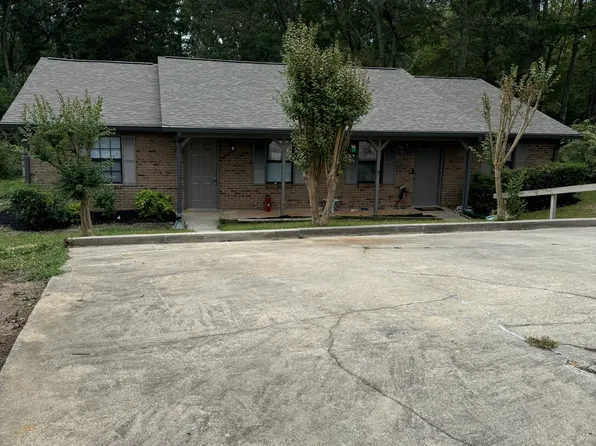 1043 Chestnut Oak Ct NE, Conyers, GA 30012