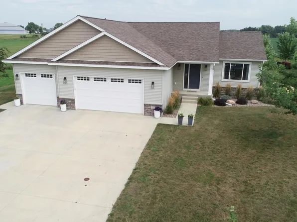531 Glynn Ave SE, Grand Meadow, MN 55936