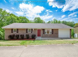 378 Evergreen Cir, Poca, WV 25159