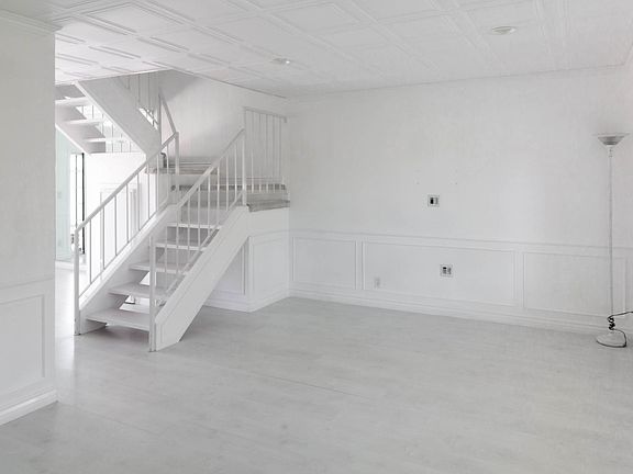 2nd image of 23506 Twin Spring Ln