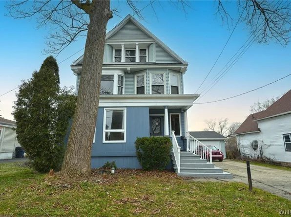 29 Maple St, Lackawanna, NY 14218