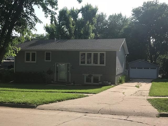 1st image of 810 Valleyway Dr