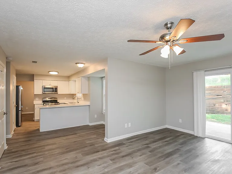 4988 Wynhurst Way — Photo 5