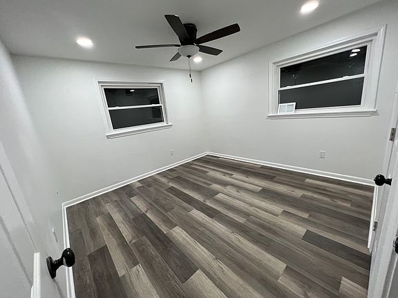 4th image of 2820 Memorial Dr