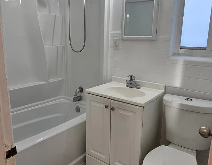 631 NE 72nd Ter #10 — Photo 6