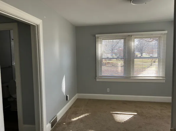 4613 Shattalon Dr, Winston Salem, NC 27106