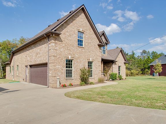 2nd image of 918 Cascadeway Dr