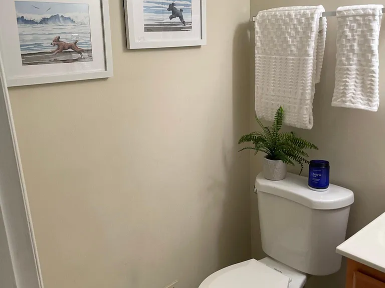 6398 Shaundale Dr — Photo 9