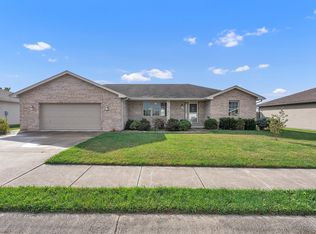 145 Addisons Ln, Seymour, IN 47274