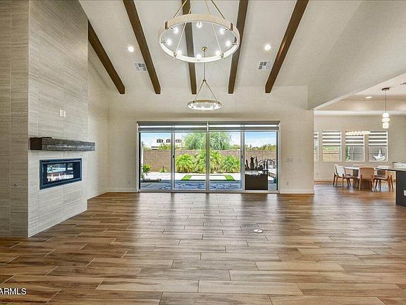 3rd image of 4218 E DESERT VISTA Trail