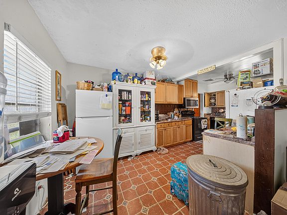 3rd image of 1054 Trinidad Avenue