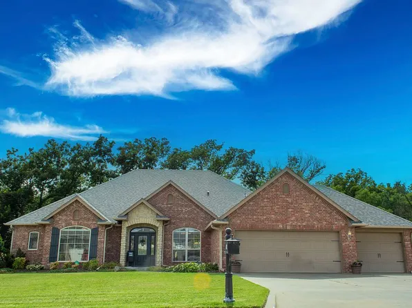 1916 Brownstone Way, Shawnee, OK 74804