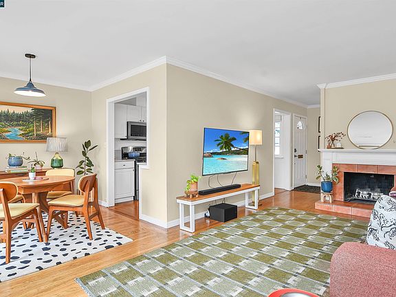 4th image of 3818 Village Rd