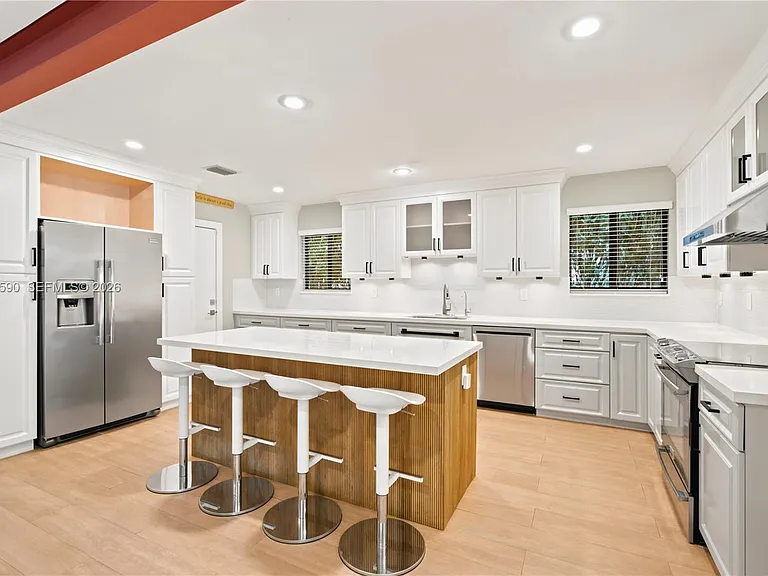 835 Malaga Ave — Photo 11