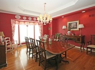 930 Hill Hollow Ln, Milford, MI 48381