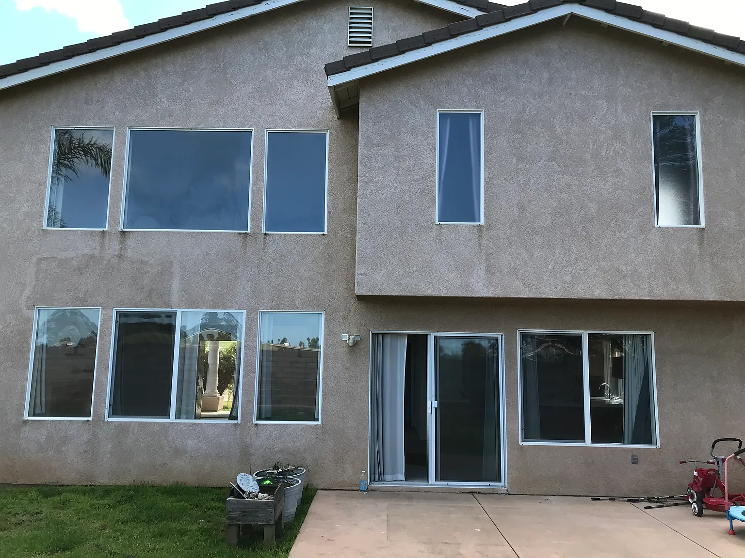 4 bed, 2.5 bath, 2150 sqft, $3,800 — Photo 2