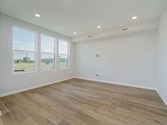 4th image of 7331 Shroyer Way