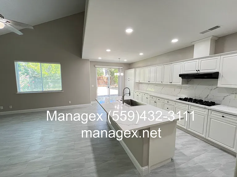 2175 Lester Ave — Photo 9