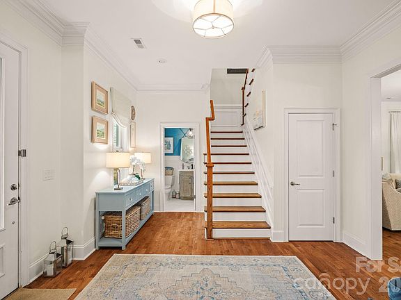 5th image of 21939 Riddles Ct