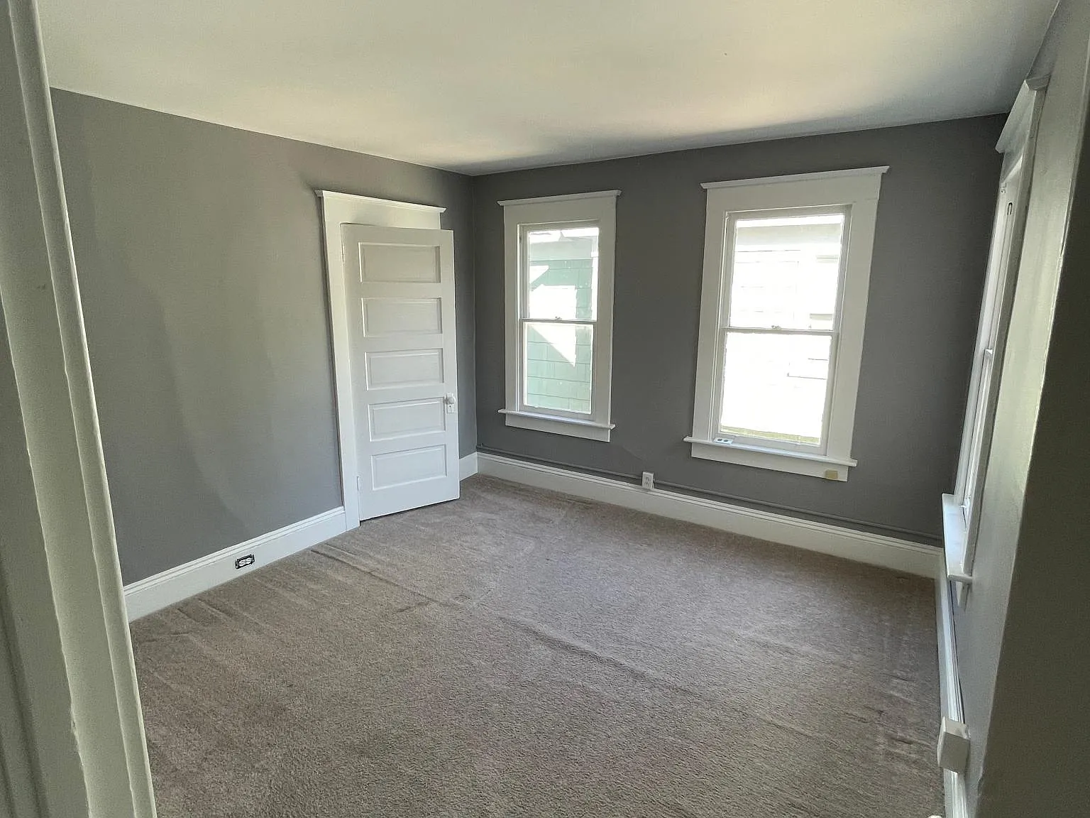 3 bed, 1300 sqft, $1,500 — Photo 3