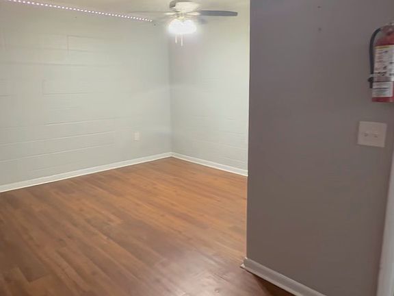 3rd image of 3608 Campbell Dr #4