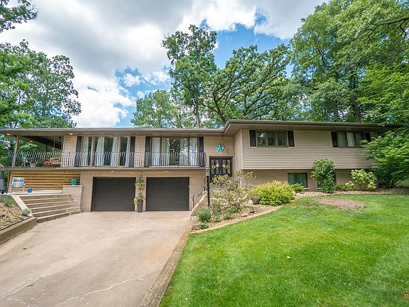 3rd image of 721 Blaney Dr