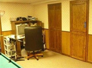 25 Running Brook Dr, Lancaster, NY 14086