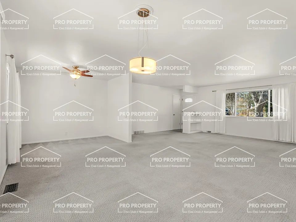1024 Skyline Dr